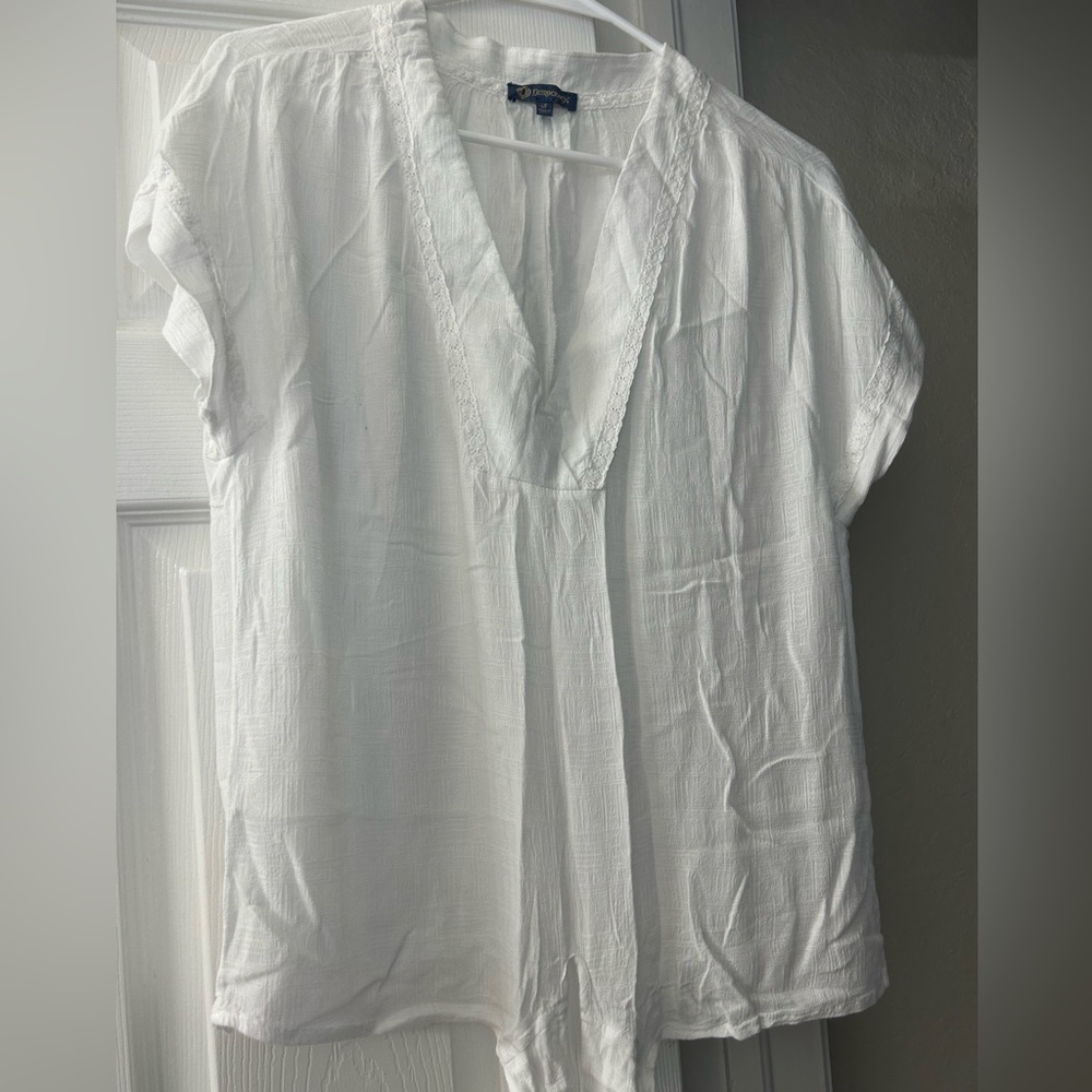 Blusa blanca con amarre delante